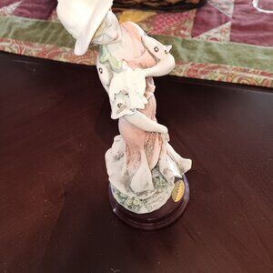 Giuseppe Armani 1998 Figurine "Elsie" Signed